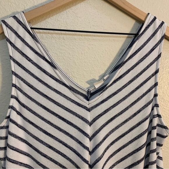 Gap Striped Tank Top Women’s Large White Navy Blue V-Neck Swing. - Picture 3 of 8